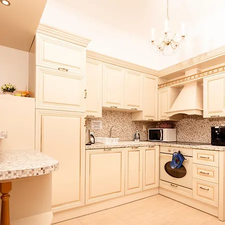 The Golden Nest - 3 Bedroom Family Mountain * פמפורובו