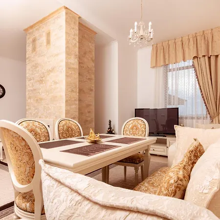 The Golden Nest - 3 Bedroom Family Mountain Pamporovo