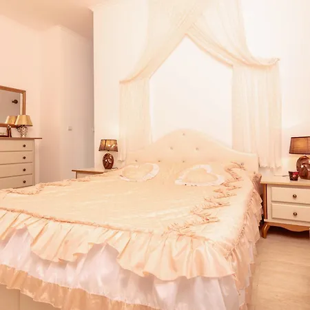The Golden Nest - Luxury