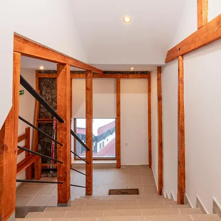 דירה The Golden Nest - 3 Bedroom Family Mountain פמפורובו