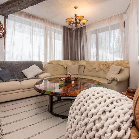 The Golden Nest - 3 Bedroom Family Mountain דירה *